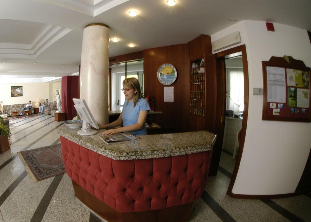 Hotel Daniela Levico Terme Exterior photo